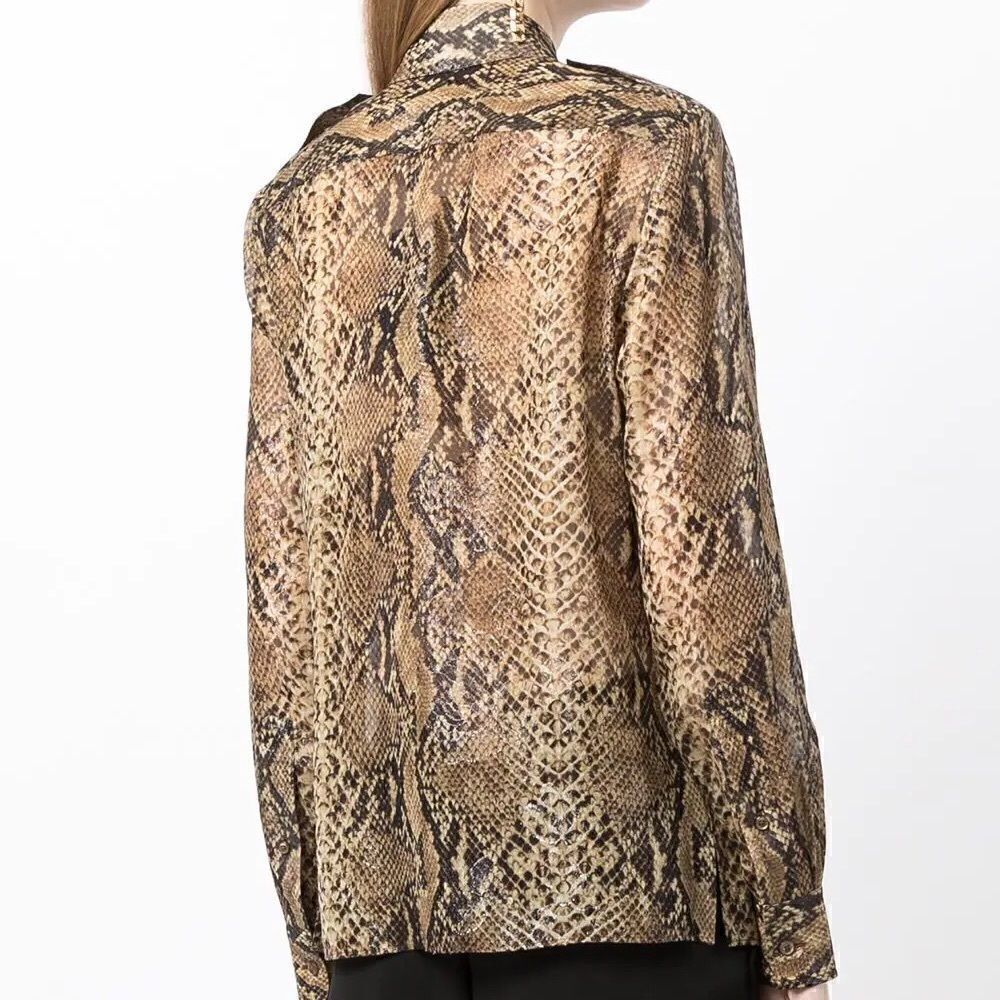 Ralph Lauren Pre-Fall 2021 Collection Natalie Snakeskin Shine On Crepe Blouse - Picture 15 of 16